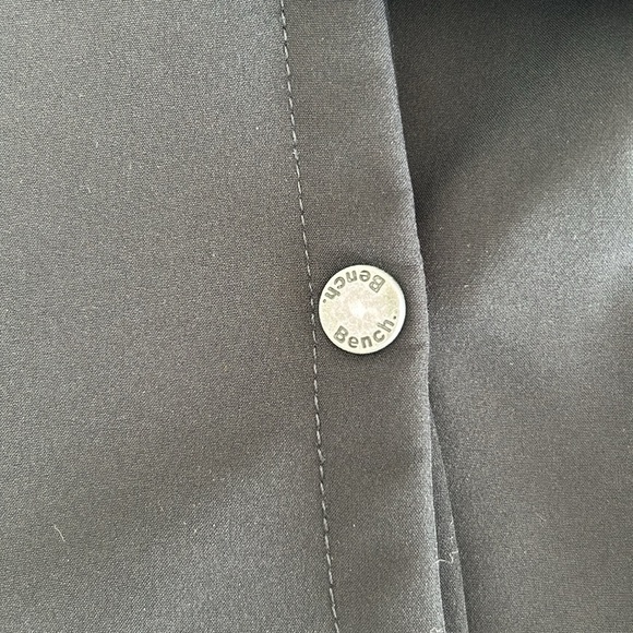 Bench Women's Black Jacket in good condition πποΈ - Picture 5 of 9